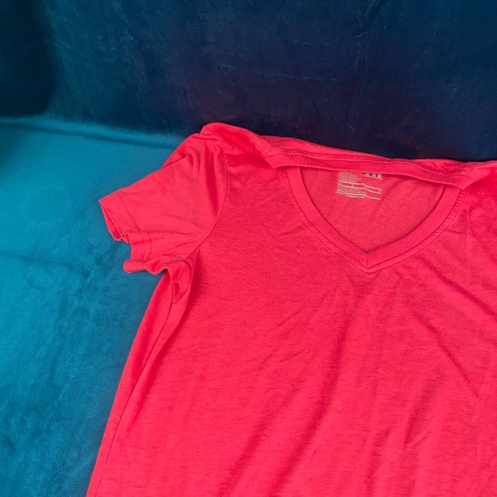 Nike Dri Fit V Neck T-shirt Loose Fit Pink Tee - Picture 2 of 10